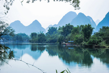 柴偲